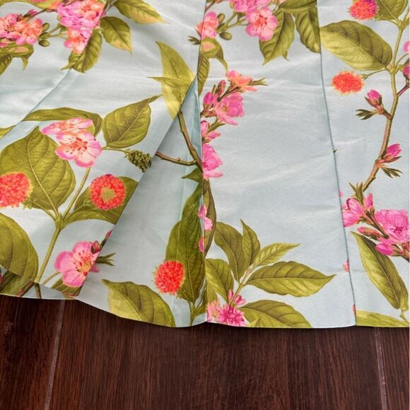 Talbots Floral Dress short sleeve, lightweight poly sheen  sz 4 - Picture 6 of 13